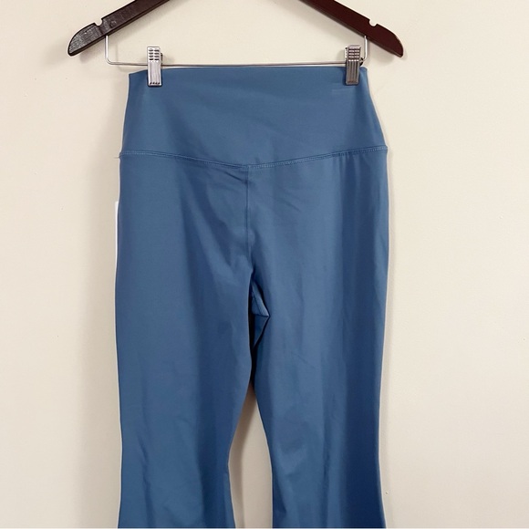 Yogalicious Lux Madison Crossover Waist 7/8 Flared Leggings Size Large Blue NEW - Picture 8 of 9